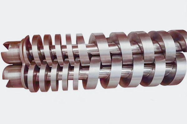 平行雙螺桿擠出機如何實現高效混合與穩定輸出？探秘其兩大核心部件料筒與螺桿的協同設計